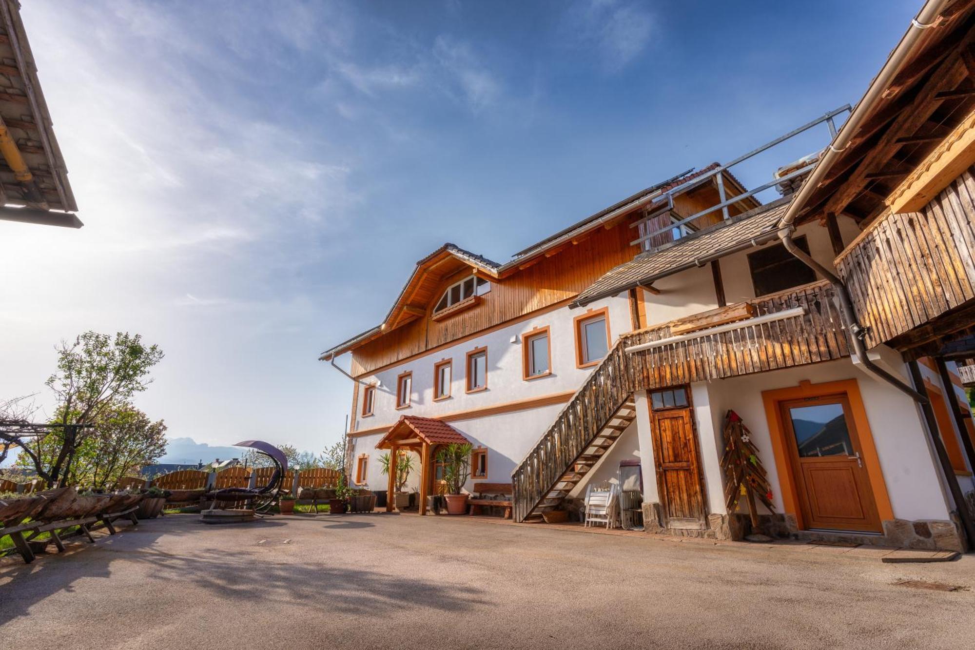 Stara Soncna Hisa Apartment Radovljica Bagian luar foto