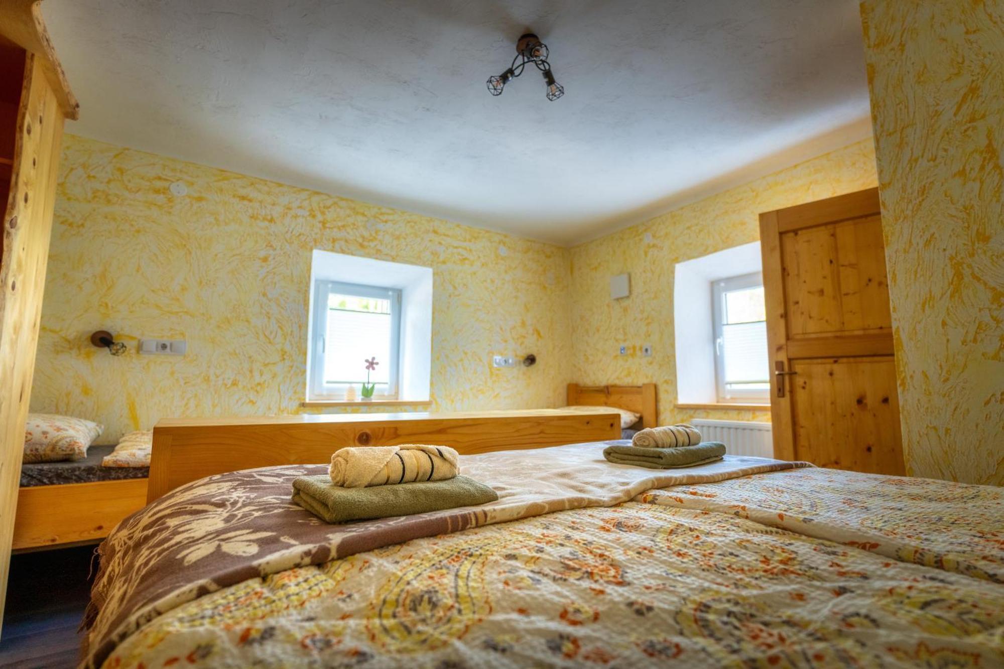 Stara Soncna Hisa Apartment Radovljica Bagian luar foto